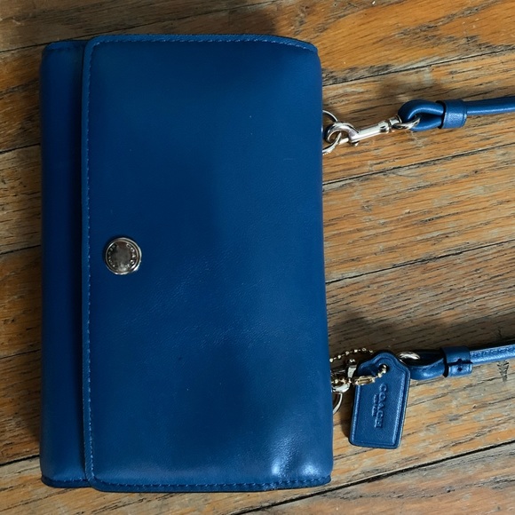 Coach crossbody wallet - Picture 2 of 4